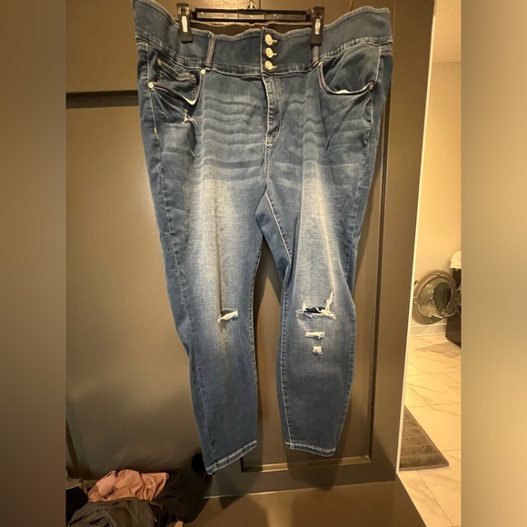 ARULA Denim - Arula 3 Button Live In Jeans
